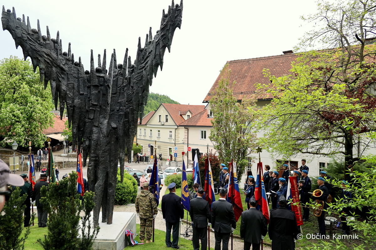 dAN UPORA PROTI OKUPATORJU
